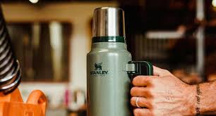 Stanley retira 2,6 millones de termos del mercado por ser un peligro para la salud: qué hacer si tenés uno